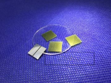주문을 받아서 만들어진 크기 실리콘 탄화물 웨이퍼 10x10x0.5mm 4H-N SiC 결정 칩