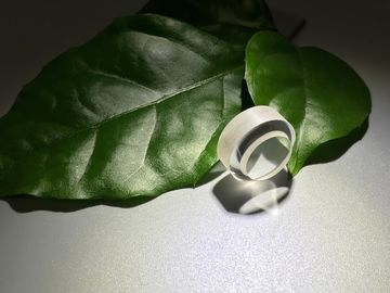 좋은 가격 5mm 간격 장비 회의 부속을 위한 구멍을 가진 주문 사파이어 유리 온라인으로