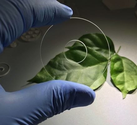 좋은 가격 경도 9.0 사파이어 성분 사파이어 광학적인 반지 유리제 고열 마모 저항 온라인으로