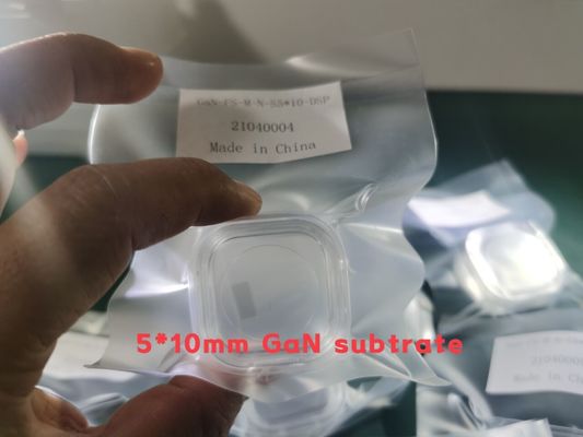 좋은 가격 주문을 받아서 만들어진 크기 5x10mm M 축선 자유로운 서 있는 HVPE 갈륨 질화물 웨이퍼 온라인으로